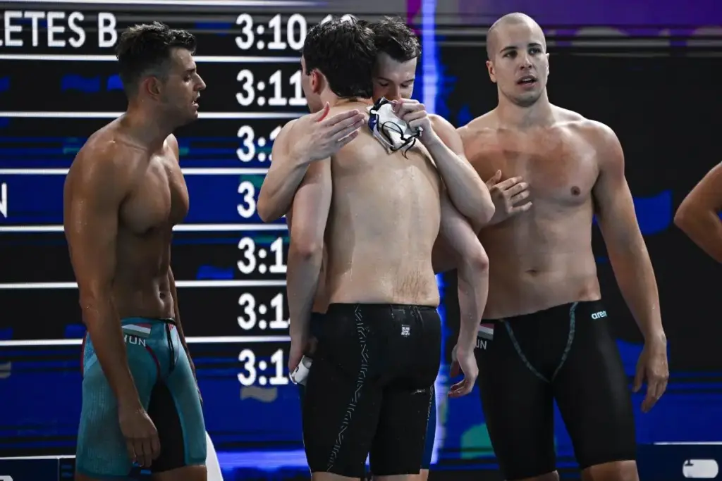 Országos csúccsal aranyérmes a 4x100 méteres férfi gyorsváltó a vizes Eb-n