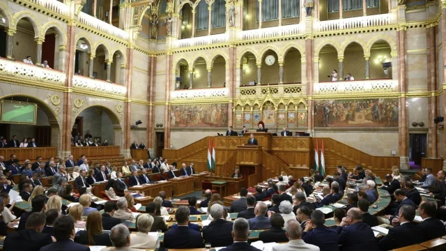 Kormányfői beszéddel indul az Országgyűlés rendkívüli ülésszaka