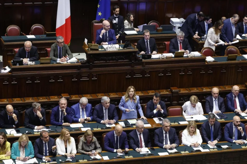 Előrehozott parlamenti választások jöhetnek Olaszországban 2027-ben