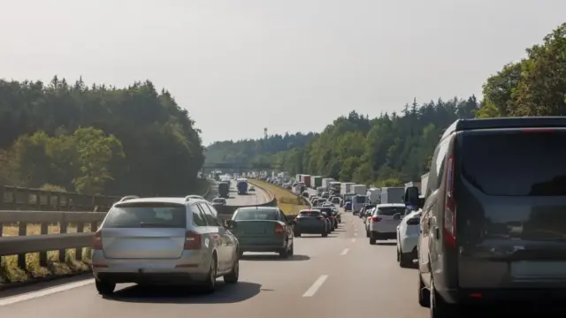 Hőség és közlekedési torlódások nehezítik a hétvégét Horvátországban