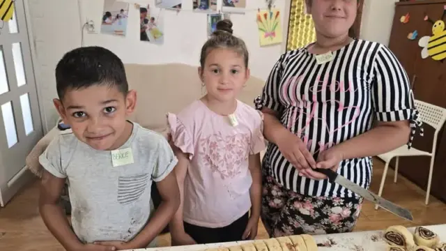 Taktaházon járt a közösségi sütőprogramot szervező alapítvány