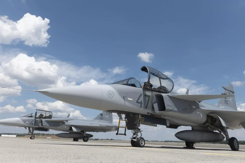 Lezuhant a Magyar Honvédség egyik Gripen vadászgépe Szolnoknál