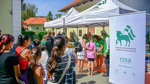 1321 diák tanévkezdését segíti a Magyar Református Szeretetszolgálat