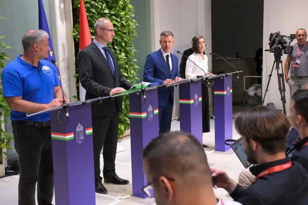 Több mint hatmilliárd forintból épül meg a paksi fenékküszöb a Dunán