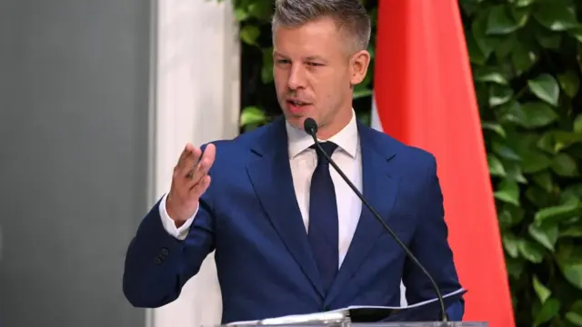 Tűz ütött ki a Mol pozsonyi finomítójában