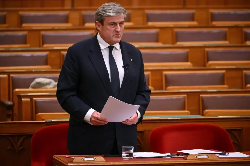 Új turisztikai rendszert alakít ki a kormány a szakmai szervezetekkel