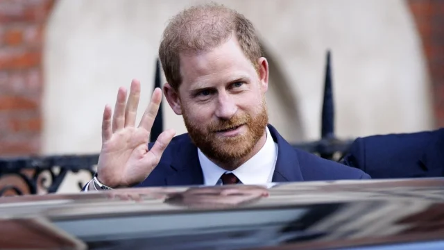Visszaköltözik Nagy-Britanniába Harry herceg és családja