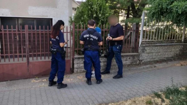 Késsel fenyegetett meg egy utast egy 19 éves férfi a vonaton