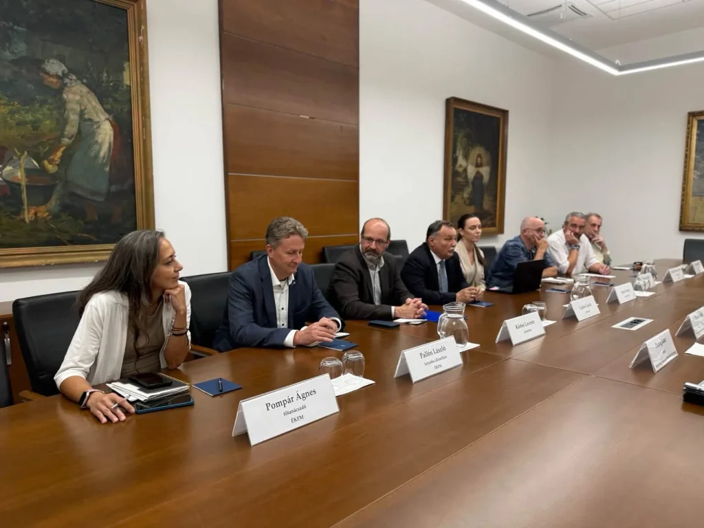 Állatvédelmi egyeztetéseket folytatott Gajdos László a civil szervezetekkel