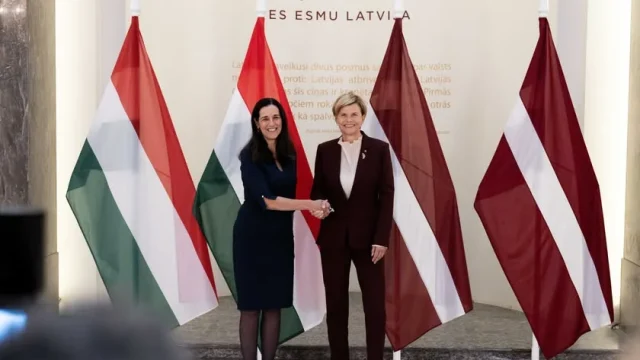 Újraindítja a kül- és biztonságpolitikai konzultációkat Magyarország és Lettország