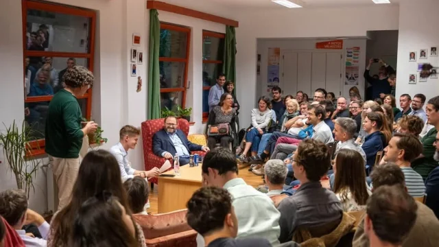 Kormánytagként tért vissza alma materébe Kármán András