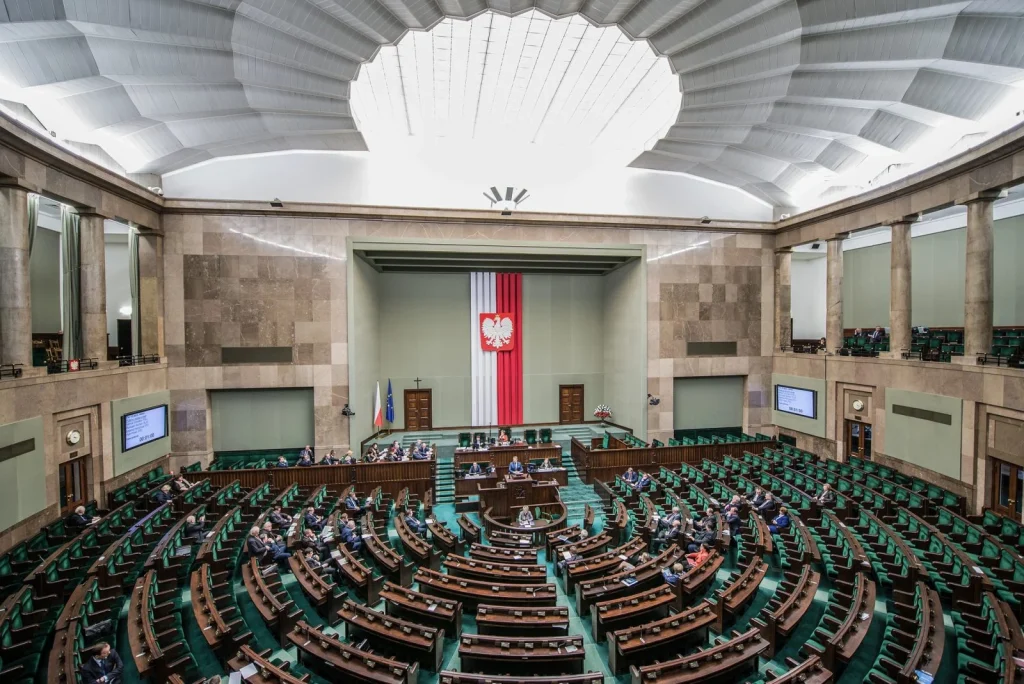 Újabb két hónappal hosszabbította meg a lengyel szejm a fehérorosz határ menti menedékjogi korlátozást