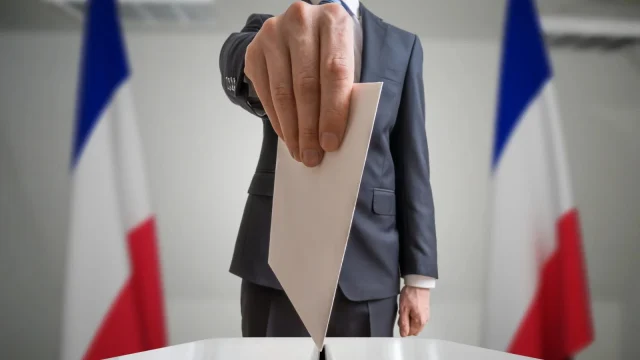 Pesszimista hangulat és mélyreható változásigény jellemzi a francia választókat a 2027-es elnökválasztás előtt