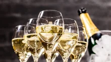 Rekordhőhullámok miatt nőhet a pezsgők alkoholtartalma Franciaországban
