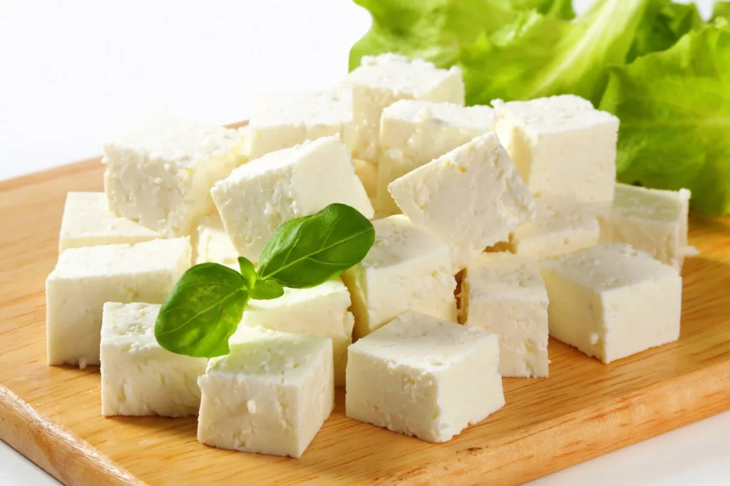 Egészséges-e a feta sajt? Egy dietetikus szakértő válaszol a kérdésekre