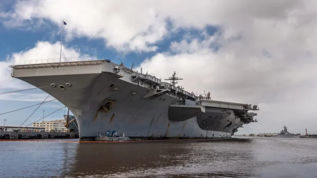 Rekordidő után Thaiföldön kötött ki az USS Abraham Lincoln repülőgép-hordozó
