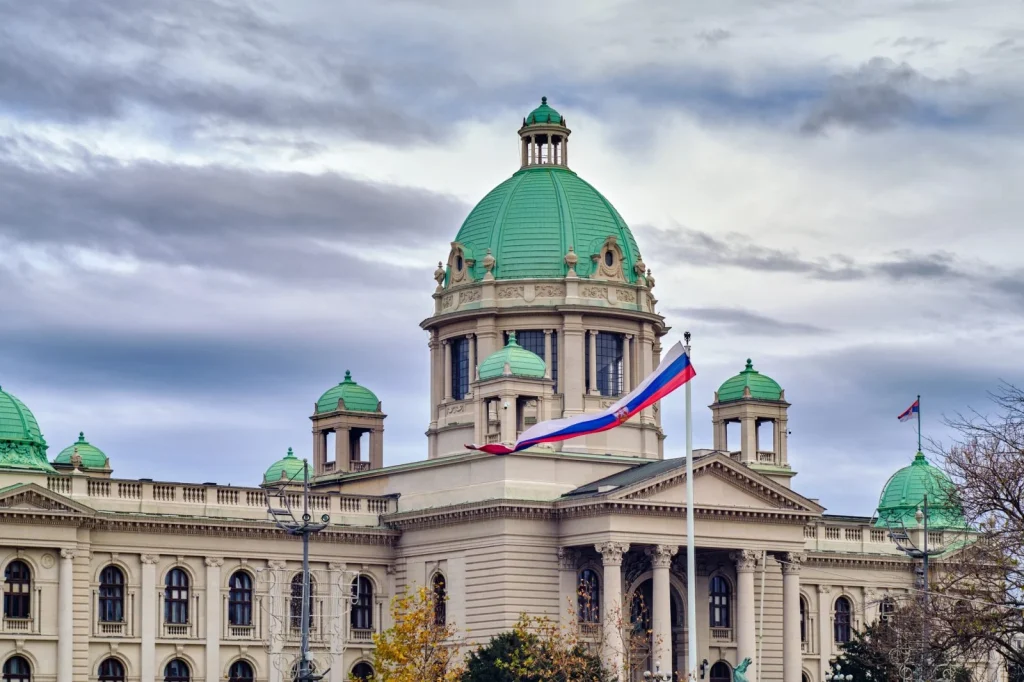Parlamentfeloszlatást kezdeményezett a szerb kormány