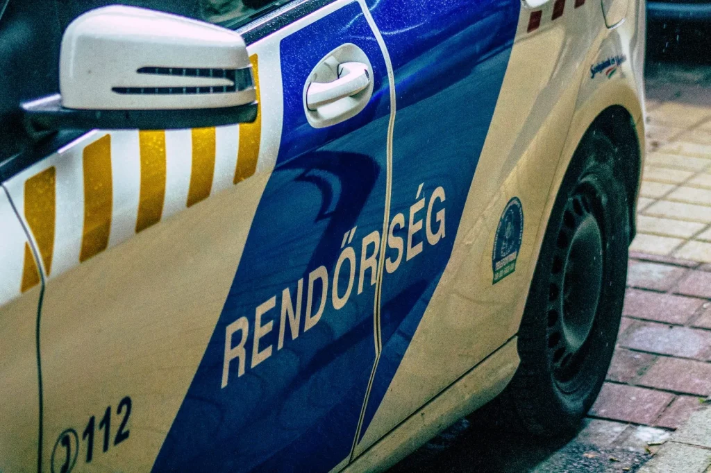 Drogkereskedelem miatt vettek őrizetbe egy anyát és lányát Kisújszálláson
