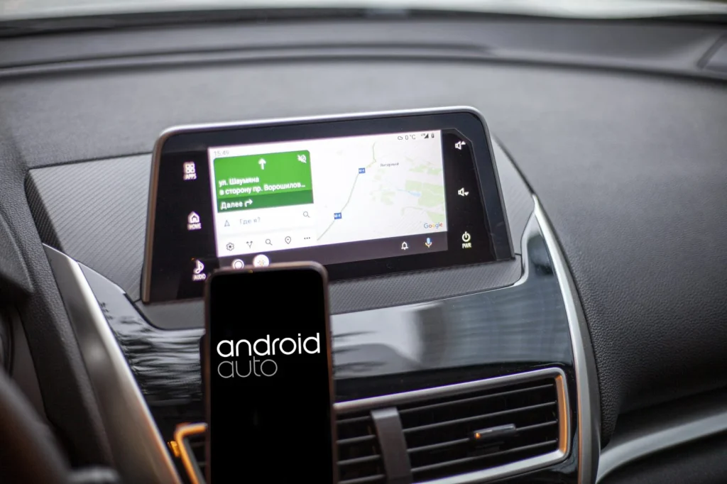 Fontos újítást kap az Android Auto: már navigáció nélkül is láthatók a menetadatok