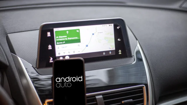 Fontos újítást kap az Android Auto: már navigáció nélkül is láthatók a menetadatok