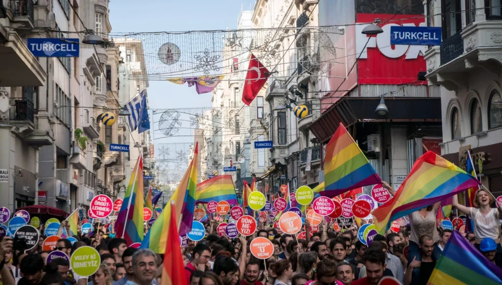 Aggályosnak nevezte az Európa Tanács a törökországi LMBTI-szervezetek elleni fellépést