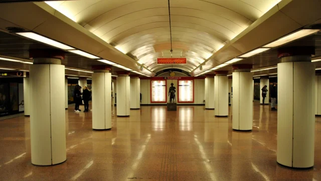 Változik a 2-es metró közlekedése vasárnap, pótlóbuszok járnak