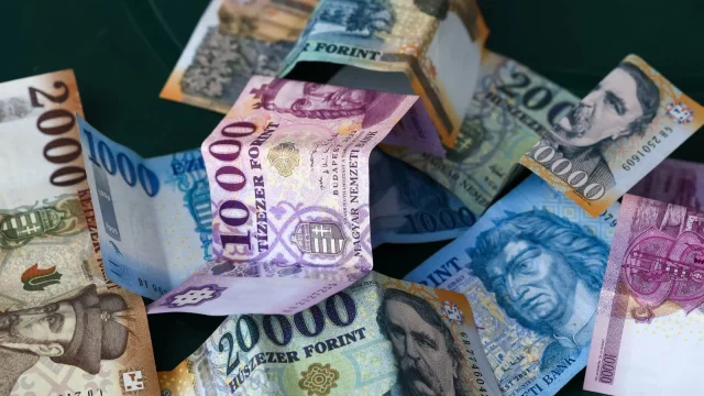 Augusztusban uniós programok előfinanszírozása növelte az államháztartás hiányát