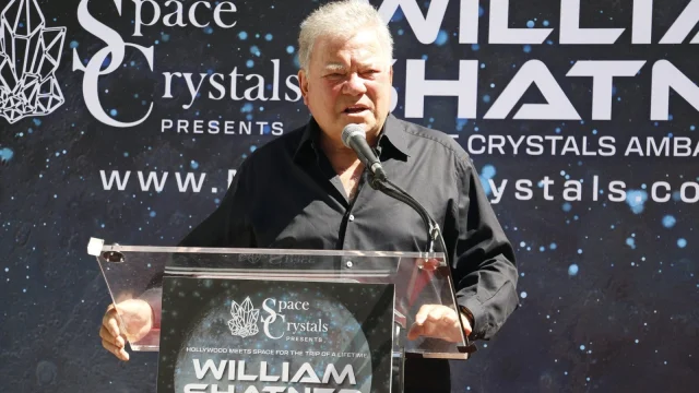 Heavy metál zenekarral állt színpadra a 95 éves William Shatner