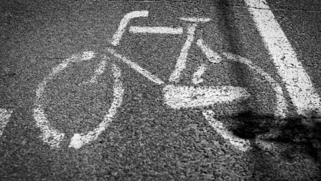 Kerékpárutakon is méri a mobilhálózati lefedettséget az NMHH