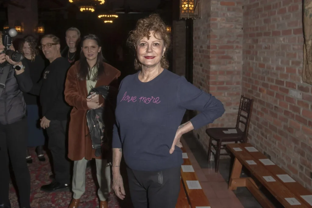 Rendőrségi intézkedés az Oscar-díjas Susan Sarandon ellen egy New York-i tüntetésen
