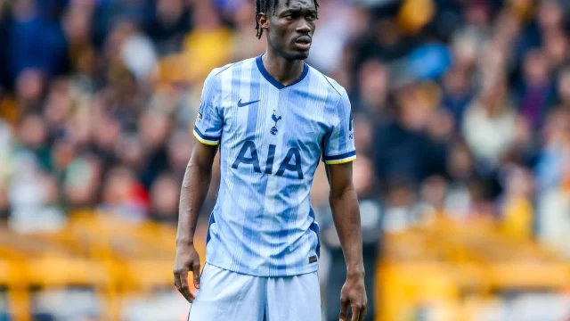 Új állomáshely: Yves Bissouma az Ajax csapatához igazolhat