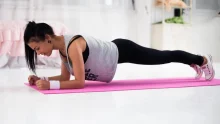 30 napos plank kihívás: Fokozatosan építhető törzserősítő edzésterv otthonra