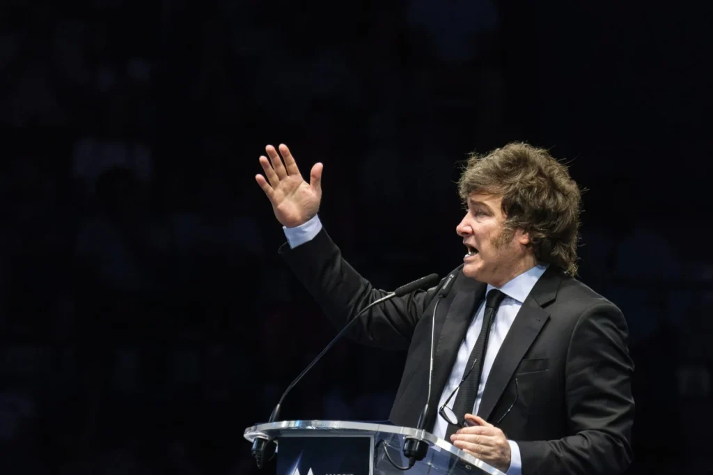 Javier Milei szankciókkal fenyegeti a Falkland-szigeteknél olajat kitermelő cégeket