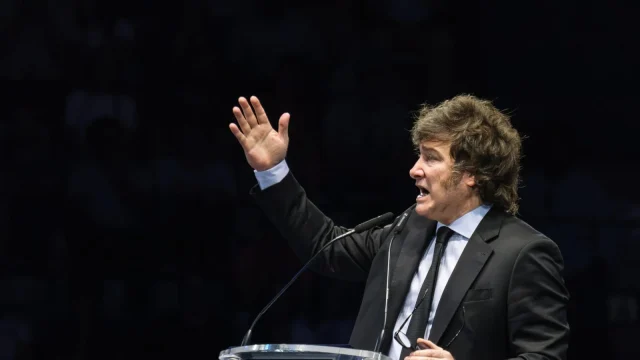 Javier Milei szankciókkal fenyegeti a Falkland-szigeteknél olajat kitermelő cégeket