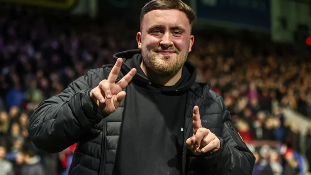 Bojkottal fenyegetőzik Luke Littler a darts-döntőn ért atrocitások miatt