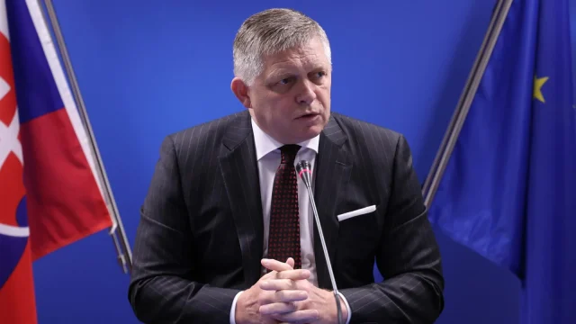 Rendkívüli uniós csúcs összehívását sürgeti Robert Fico az üzemanyagárak miatt