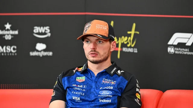 Max Verstappen száz gokartossal méri össze tudását Silverstone-ban