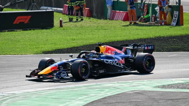 Max Verstappen érte el a legjobb időt az Azeri Nagydíj harmadik szabadedzésén