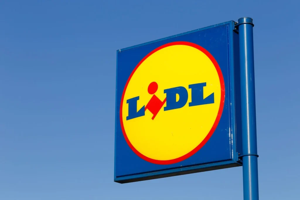 Kiskunfélegyházán nyitotta meg legújabb logisztikai központját a Lidl