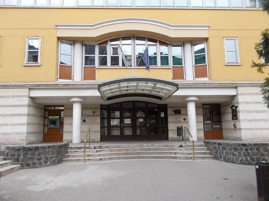 Házkutatást tartottak az Országos Onkológiai Intézetben
