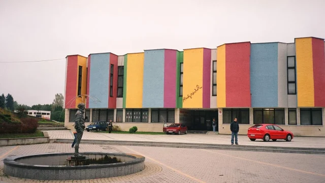 Három év után újra megnyitották az Andy Warhol Múzeumot Mezőlaborcon