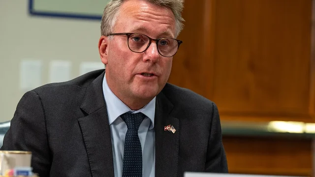 Külföldi befogadóközpontokba küldené az elutasított menedékkérőket Dánia