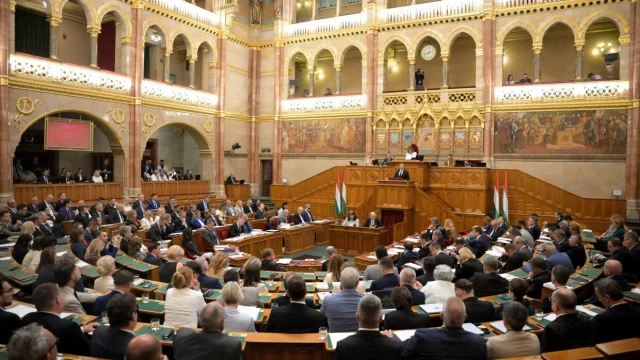 Mi várható ma az Országgyűlés keddi ülésén?