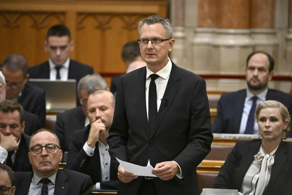 A gyermekvédelem helyzetéről és a kormányzati intézkedésekről vitáztak a parlamentben