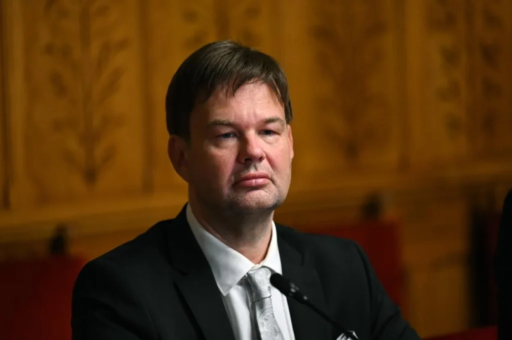 Meghallgatták Cservák Csaba alkotmánybíró-jelöltet az Országgyűlésben