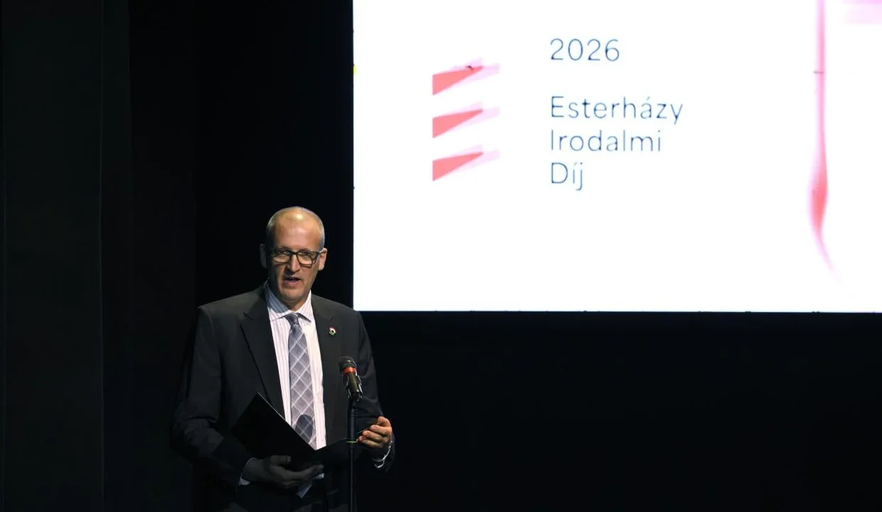 Bognár Péter nyerte az idei Esterházy Irodalmi Díjat