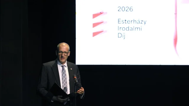 Bognár Péter nyerte az idei Esterházy Irodalmi Díjat