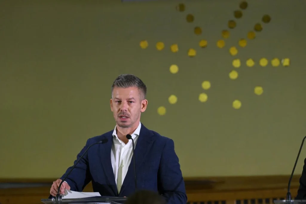 Automatikus lesz a vagyonosodási vizsgálat a magas tisztséget betöltő politikusoknál visszamenőleg is