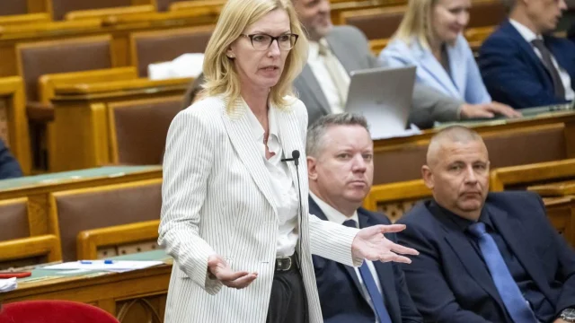 Az Alkotmánybíróság működéséről és az ügynökaktákról is tárgyal az Országgyűlés