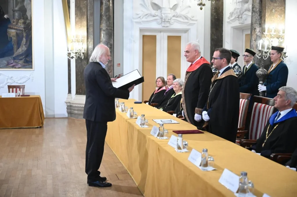 Az ELTE tiszteletbeli díszdoktorává avatták Krasznahorkai László írót